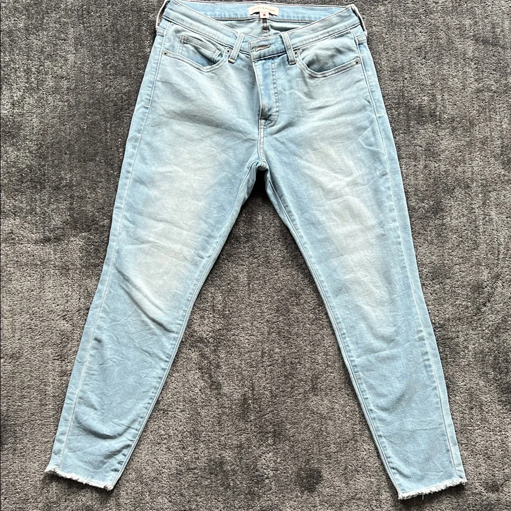 Lucky Brand Light Blue Denim Jeans Frayed Bottom - Picture 3 of 4